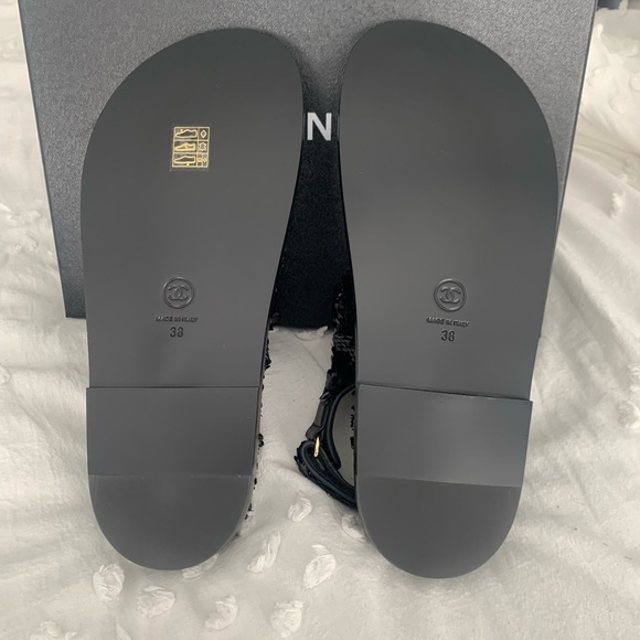 CHANEL black 'Dad' sandals with sequins Cruise 2021/2022 - Picture 4 of 8